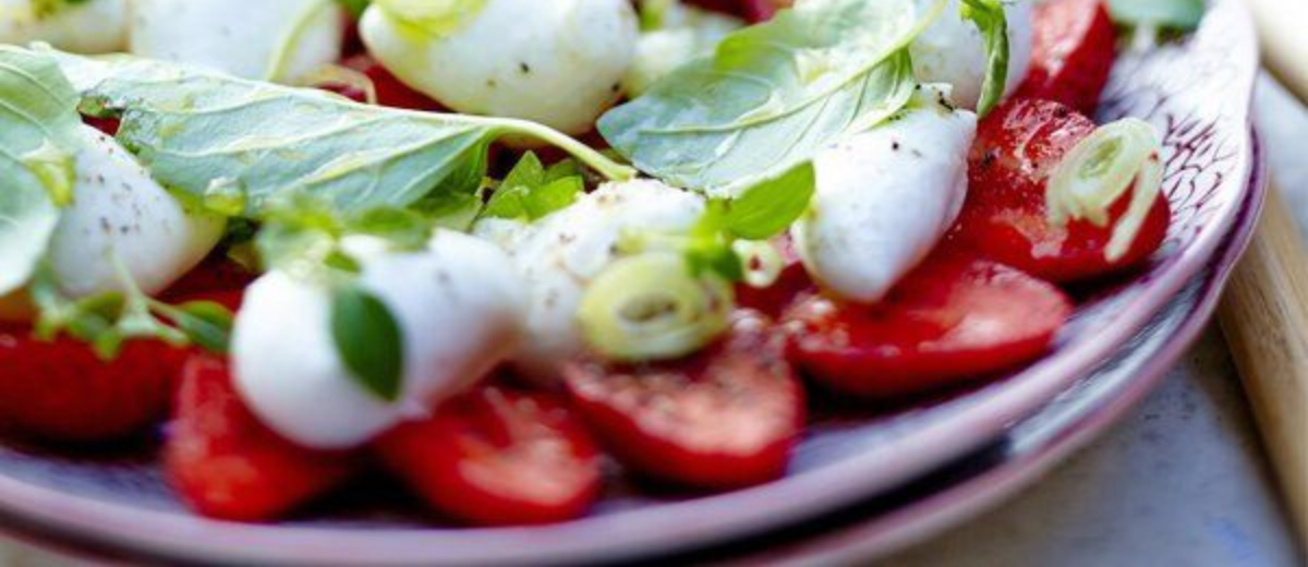 Fraises, burrata & basilic