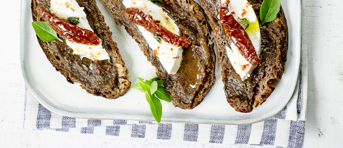 Tartine ricotta & caviar d’aubergine